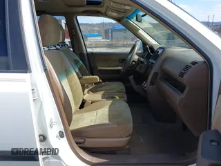 2002 Honda CR-V EX with VIN JHLRD78822C070778, listed as a IAAI auction lot 41813282 with 122,323 mi miles. Bid and sale history available at carsss.com. Image 5.