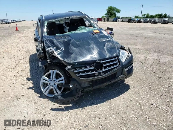 2014 Mercedes-Benz M 350 z VIN 4JGDA5HBXEA315550, wystawiony jako Copart lot #53982265 z przebiegiem Nie podano mil oraz Szkoda całkowita • Salvage title. Historia ofert i sprzedaży dostępna na DreamBid. Obrazek 14.