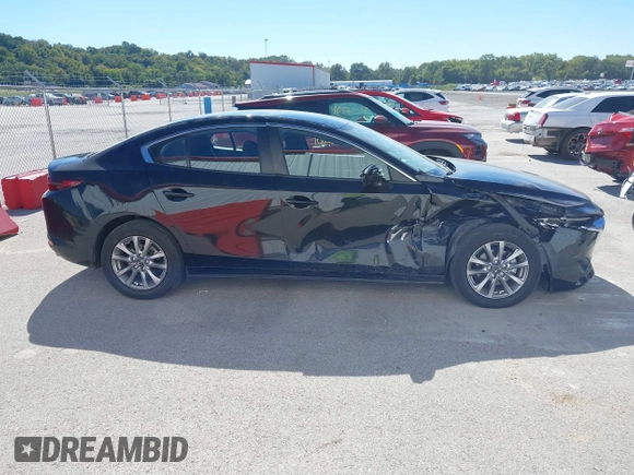 2021 Mazda 3 S z VIN JM1BPAAL4M1333238, wystawiony jako IAAI lot #40532801 z przebiegiem 33 538 mil mil oraz . Historia ofert i sprzedaży dostępna na DreamBid. Obrazek 13.