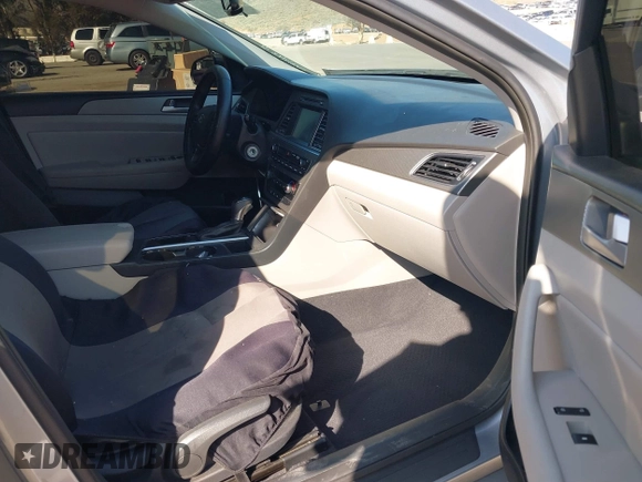 2016 Hyundai Sonata Eco z VIN 5NPE24AA9GH427494, wystawiony jako IAAI lot #41845085 z przebiegiem 79 909 mil mil oraz . Historia ofert i sprzedaży dostępna na DreamBid. Obrazek 5.
