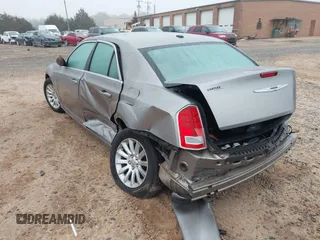 2014 Chrysler 300 z VIN 2C3CCAAG5EH200370, wystawiony jako IAAI lot #41938110 z przebiegiem 83 861 mil mil oraz . Historia ofert i sprzedaży dostępna na DreamBid. Obrazek 3.
