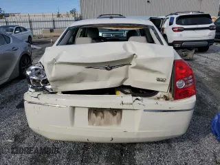 2008 Chrysler 300 Touring with VIN 2C3LA53G08H137189, listed as a Copart auction lot 51606965 with 193,323 mi miles and Salvage Title. Bid and sale history available at carsss.com. Image 6.