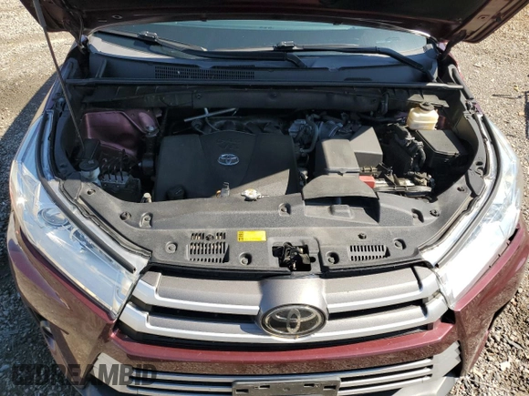 2018 Toyota Highlander SE z VIN 5TDJZRFH9JS825464, wystawiony jako Copart lot #59546165 z przebiegiem 89 655 mil mil oraz Szkoda całkowita • Salvage title. Historia ofert i sprzedaży dostępna na DreamBid. Obrazek 12.