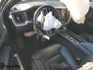 2018 Volvo XC60 Momentum with VIN YV4A22RKXJ1042327, listed as a Copart auction lot 41856705 with 121,039 mi miles and Salvage Title. Bid and sale history available at carsss.com. Image 8.