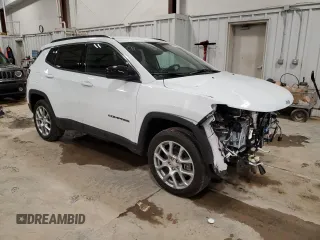 2024 Jeep Compass Latitude Lux с VIN 3C4NJDFN0RT127036, выставлен на аукционе Copart как лот 50198325 с пробегом 2 361 миль миль и Списание • Salvage title. История ставок и продаж доступна на DreamBid. Изображение 4.