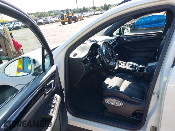 2017 Porsche Macan with VIN WP1AA2A57HLB04985, listed as a IAAI auction lot 42437943 with 102,312 mi miles and . Bid and sale history available at DreamBid. Image 5.