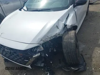 2024 Nissan Sentra SR z VIN 3N1AB8DV8RY256864, wystawiony jako IAAI lot #42127316 z przebiegiem 22 746 mil mil oraz . Historia ofert i sprzedaży dostępna na DreamBid. Obrazek 6.