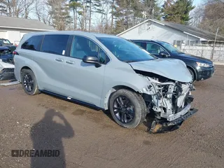 2024 Toyota Sienna XSE with VIN 5TDXSKFC0RS141120, listed as a IAAI auction lot 41463823 with 4,862 mi miles. Bid and sale history available at carsss.com. Image 1.