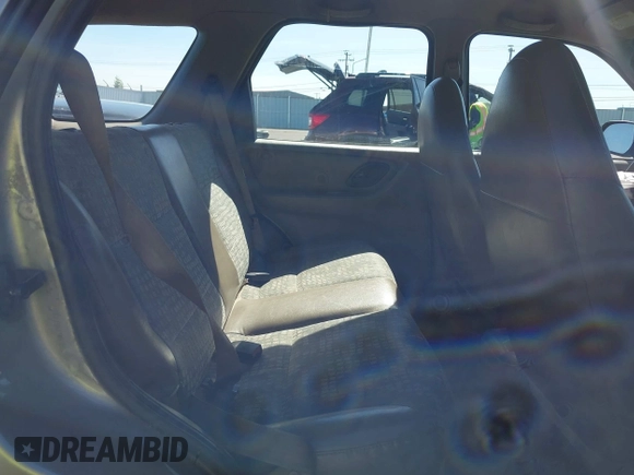 2001 Ford Escape XLS с VIN 1FMYU01B11KA16460, выставлен на аукционе IAAI как лот 42346546 с пробегом 264 160 миль миль и . История ставок и продаж доступна на DreamBid. Изображение 8.