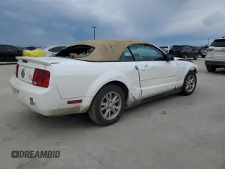2008 Ford Mustang Deluxe with VIN 1ZVHT84N885204930, listed as a Copart auction lot 89170365 with Not Provided miles and Clean Title. Bid and sale history available at carsss.com. Image 3.