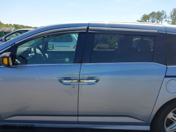 2013 Honda Odyssey Touring with VIN 5FNRL5H94DB069716, listed as a IAAI auction lot 41901369 with 243,492 mi miles. Bid and sale history available at carsss.com. Image 15.