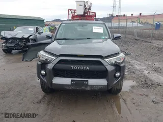 2017 Toyota 4Runner SR5 with VIN JTEBU5JR3H5421146, listed as a IAAI auction lot 41638609 with 101,535 mi miles. Bid and sale history available at carsss.com. Image 13.