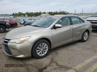 2015 Toyota Camry LE z VIN 4T1BD1FK6FU164748, wystawiony jako Copart lot #54667565 z przebiegiem 139 804 mil mil oraz Szkoda całkowita • Salvage title. Historia ofert i sprzedaży dostępna na DreamBid. Obrazek 1.