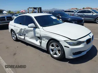 2015 BMW 3 Series 328i z VIN WBA3C1C52FK117753, wystawiony jako IAAI lot #42270013 z przebiegiem 147 386 mil mil oraz . Historia ofert i sprzedaży dostępna na DreamBid. Obrazek 1.