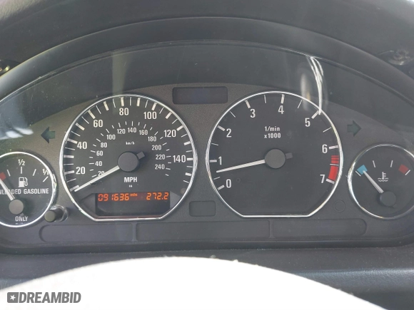 2001 BMW Z3 2.5i with VIN WBACN33431LM00114, listed as a IAAI auction lot 41689600 with 91,636 mi miles. Bid and sale history available at carsss.com. Image 7.