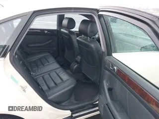 2000 Audi A6 z VIN WAUED24B6YN045067, wystawiony jako IAAI lot #41104622 z przebiegiem 182 126 mil mil oraz . Historia ofert i sprzedaży dostępna na DreamBid. Obrazek 8.