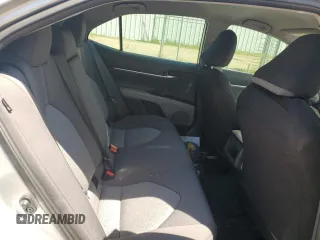 2024 Toyota Camry LE z VIN 4T1C11AK8RU261202, wystawiony jako Copart lot #53353235 z przebiegiem 22 487 mil mil oraz Szkoda całkowita • Salvage title. Historia ofert i sprzedaży dostępna na DreamBid. Obrazek 10.