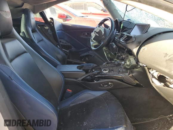 2019 Aston Martin Vantage z VIN SCFSMGAW9KGN00355, wystawiony jako Copart lot #42328315 z przebiegiem Nie podano mil oraz Nie do naprawy • Non repairable. Historia ofert i sprzedaży dostępna na DreamBid. Obrazek 10.
