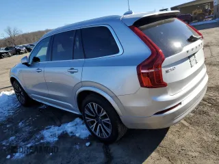 2022 Volvo XC90 Momentum with VIN YV4A221K9N1841503, listed as a Copart auction lot 43504854 with 18,880 mi miles and . Bid and sale history available at DreamBid. Image 2.