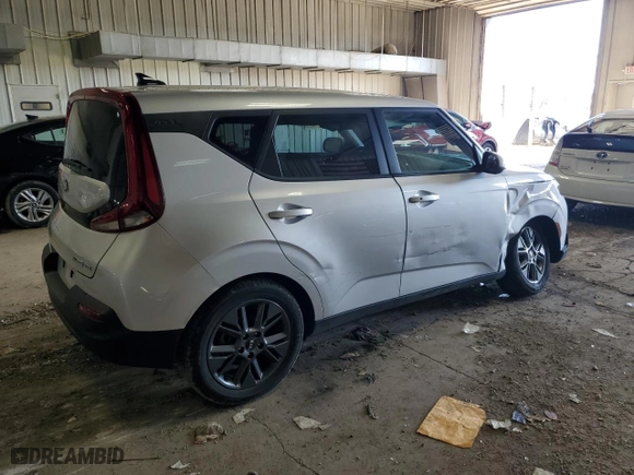 2021 Kia Soul EX with VIN KNDJ33AU8M7739905, listed as a Copart auction lot 51022835 with 20,964 mi miles and Salvage Title. Bid and sale history available at carsss.com. Image 3.