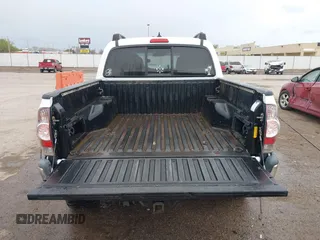 2014 Toyota Tacoma with VIN 3TMLU4EN8EM139665, listed as a IAAI auction lot 41925143 with 190,690 mi miles and . Bid and sale history available at DreamBid. Image 16.
