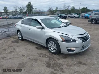 2015 Nissan Altima 2.5 S with VIN 1N4AL3AP3FC140324, listed as a IAAI auction lot 41742693 with 207,318 mi miles. Bid and sale history available at carsss.com. Image 1.