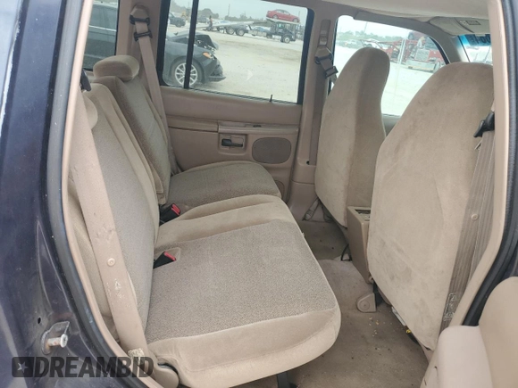 2000 Ford Explorer XLS z VIN 1FMZU62X4YZB47949, wystawiony jako Copart lot #82259804 z przebiegiem 127 673 mil mil oraz Nie do naprawy • Non repairable. Historia ofert i sprzedaży dostępna na DreamBid. Obrazek 10.