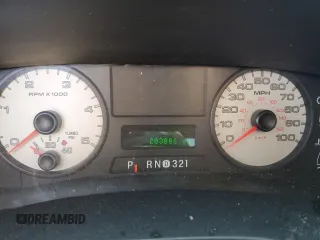 2006 Ford F-250 XL с VIN 1FTSW20P56EB68003, выставлен на аукционе Copart как лот 50697015 с пробегом 203 006 миль миль и Списание • Salvage title. История ставок и продаж доступна на DreamBid. Изображение 9.