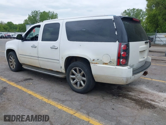 2011 GMC Yukon XL Denali z VIN 1GKS2MEF2BR190877, wystawiony jako IAAI lot #42364202 z przebiegiem 160 063 mil mil oraz . Historia ofert i sprzedaży dostępna na DreamBid. Obrazek 3.