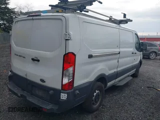 2018 Ford Transit z VIN 1FTYR2YM8JKB17665, wystawiony jako IAAI lot #40803462 z przebiegiem 129 703 mil mil oraz . Historia ofert i sprzedaży dostępna na DreamBid. Obrazek 4.