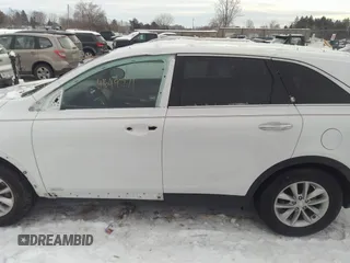 2018 Kia Sorento LX with VIN 5XYPGDA34JG404831, listed as a IAAI auction lot 41649771 with 81,819 mi miles. Bid and sale history available at carsss.com. Image 14.