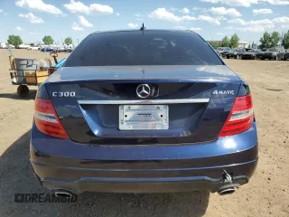 2013 Mercedes-Benz C 300 Sport z VIN WDDGF8AB6DA836770, wystawiony jako Copart lot #59181105 z przebiegiem 153 471 mil mil oraz Szkoda całkowita • Salvage title. Historia ofert i sprzedaży dostępna na DreamBid. Obrazek 6.