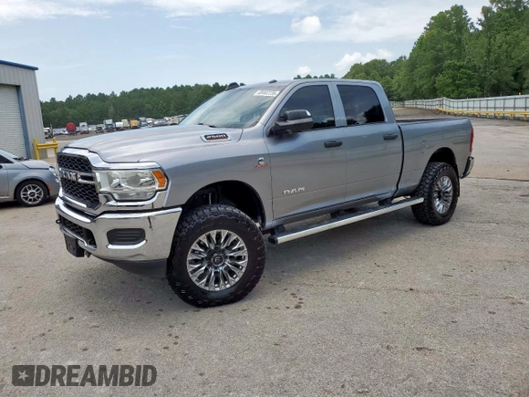 2020 Ram 2500 Tradesman z VIN 3C6UR5CL9LG252802, wystawiony jako Copart lot #65442235 z przebiegiem 316 911 mil mil oraz Czysty tytuł • Clean title. Historia ofert i sprzedaży dostępna na DreamBid. Obrazek 1.