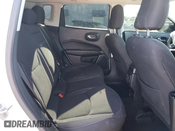 2019 Jeep Compass Sport z VIN 3C4NJCAB0KT726483, wystawiony jako Copart lot #49352905 z przebiegiem 116 915 mil mil oraz Szkoda całkowita • Salvage title. Historia ofert i sprzedaży dostępna na DreamBid. Obrazek 11.
