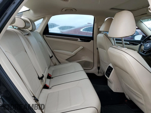 2017 Volkswagen Passat SE with VIN 1VWGT7A32HC017803, listed as a Copart auction lot 50924285 with 108,413 mi miles and Clean title. Bid and sale history available at DreamBid. Image 10.