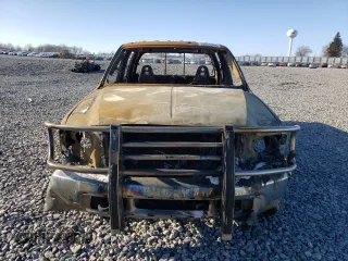 2001 Ford Super Duty F-250 XL with VIN 1FTNW21S01EA60395, listed as a Copart auction lot 84864984 with 0 mi miles and Salvage Title. Bid and sale history available at carsss.com. Image 5.