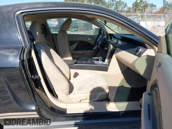 2009 Ford Mustang с VIN 1ZVHT80N595118076, выставлен на аукционе IAAI как лот 41870264 с пробегом Не указан миль и . История ставок и продаж доступна на DreamBid. Изображение 5.