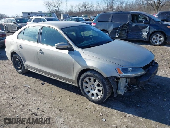 2014 Volkswagen Jetta SE z VIN 3VWD17AJ7EM316320, wystawiony jako IAAI lot #41464760 z przebiegiem 176 498 mil mil oraz . Historia ofert i sprzedaży dostępna na DreamBid. Obrazek 1.