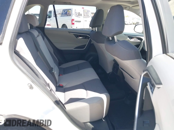 2019 Toyota RAV4 XLE with VIN JTMW1RFV9KD003246, listed as a IAAI auction lot 42115291 with 81,910 mi miles. Bid and sale history available at carsss.com. Image 8.