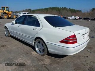 2002 Mercedes-Benz S-Class 5.0L with VIN WDBNG75J62A241861, listed as a IAAI auction lot 41482395 with 1 mi miles. Bid and sale history available at carsss.com. Image 3.
