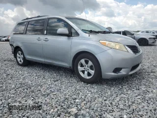 2012 Toyota Sienna LE AAS z VIN 5TDKK3DC6CS190493, wystawiony jako Copart lot #65000345 z przebiegiem 224 230 mil mil oraz Szkoda całkowita • Salvage title. Historia ofert i sprzedaży dostępna na DreamBid. Obrazek 4.