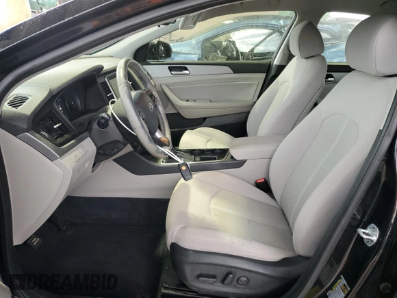 2018 Hyundai Sonata SEL z VIN 5NPE34AF4JH688080, wystawiony jako Copart lot #54577985 z przebiegiem 70 243 mil mil oraz Szkoda całkowita • Salvage title. Historia ofert i sprzedaży dostępna na DreamBid. Obrazek 7.