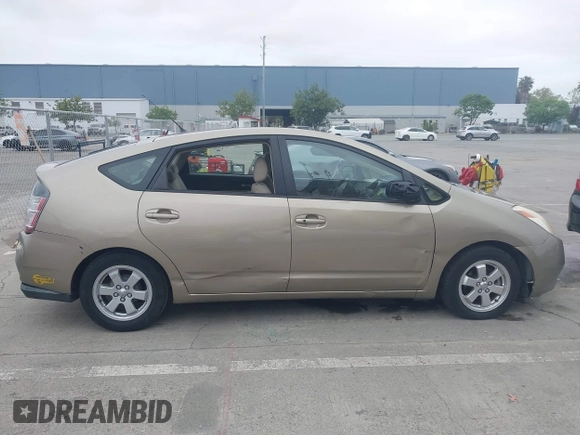2005 Toyota Prius with VIN JTDKB20U350126328, listed as a IAAI auction lot 42098924 with 237,916 mi miles. Bid and sale history available at carsss.com. Image 13.