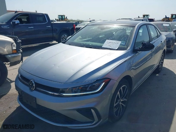 2025 Volkswagen Jetta SE with VIN 3VW7X7BU7SM017863, listed as a IAAI auction lot 41846525 with 7,490 mi miles. Bid and sale history available at carsss.com. Image 2.