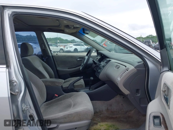 2002 Honda Accord SE с VIN 1HGCG56712A088663, выставлен на аукционе IAAI как лот 42520639 с пробегом 2 304 496 миль миль и . История ставок и продаж доступна на DreamBid. Изображение 5.