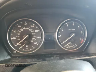 2014 BMW X1 sDrive28i z VIN WBAVM1C57EVW50653, wystawiony jako Copart lot #57309385 z przebiegiem Nie podano mil oraz Szkoda całkowita • Salvage title. Historia ofert i sprzedaży dostępna na DreamBid. Obrazek 9.