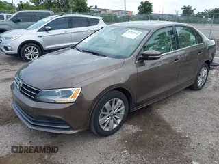 2015 Volkswagen Jetta SE with VIN 3VWD07AJXFM289988, listed as a IAAI auction lot 42322842 with 131,998 mi miles and . Bid and sale history available at DreamBid. Image 2.