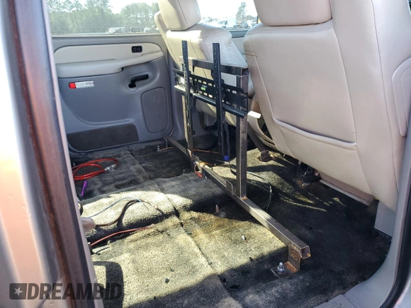 2002 GMC Yukon XL SLT with VIN 3GKFK16Z32G358714, listed as a Copart auction lot 42900305 with 0 mi miles and Salvage Title. Bid and sale history available at carsss.com. Image 11.