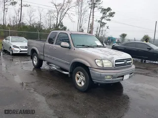 2001 Toyota Tundra Ltd with VIN 5TBBT48151S220102, listed as a IAAI auction lot 41628923 with 263,433 mi miles. Bid and sale history available at carsss.com. Image 1.