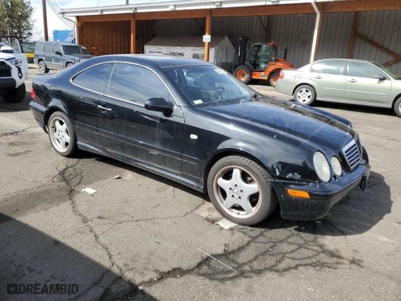 1999 Mercedes-Benz CLK-Class with VIN WDBLJ70G1XF059631, listed as a Copart auction lot 46833285 with 90,383 mi miles and Salvage Title. Bid and sale history available at carsss.com. Image 4.